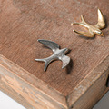 日本製燕三條 Bird Things 燕子造型金屬筷架,銀色款,商品展示畫面 日本製燕三條 Bird Things 燕子造型金屬筷架,銀色款,商品展示畫面