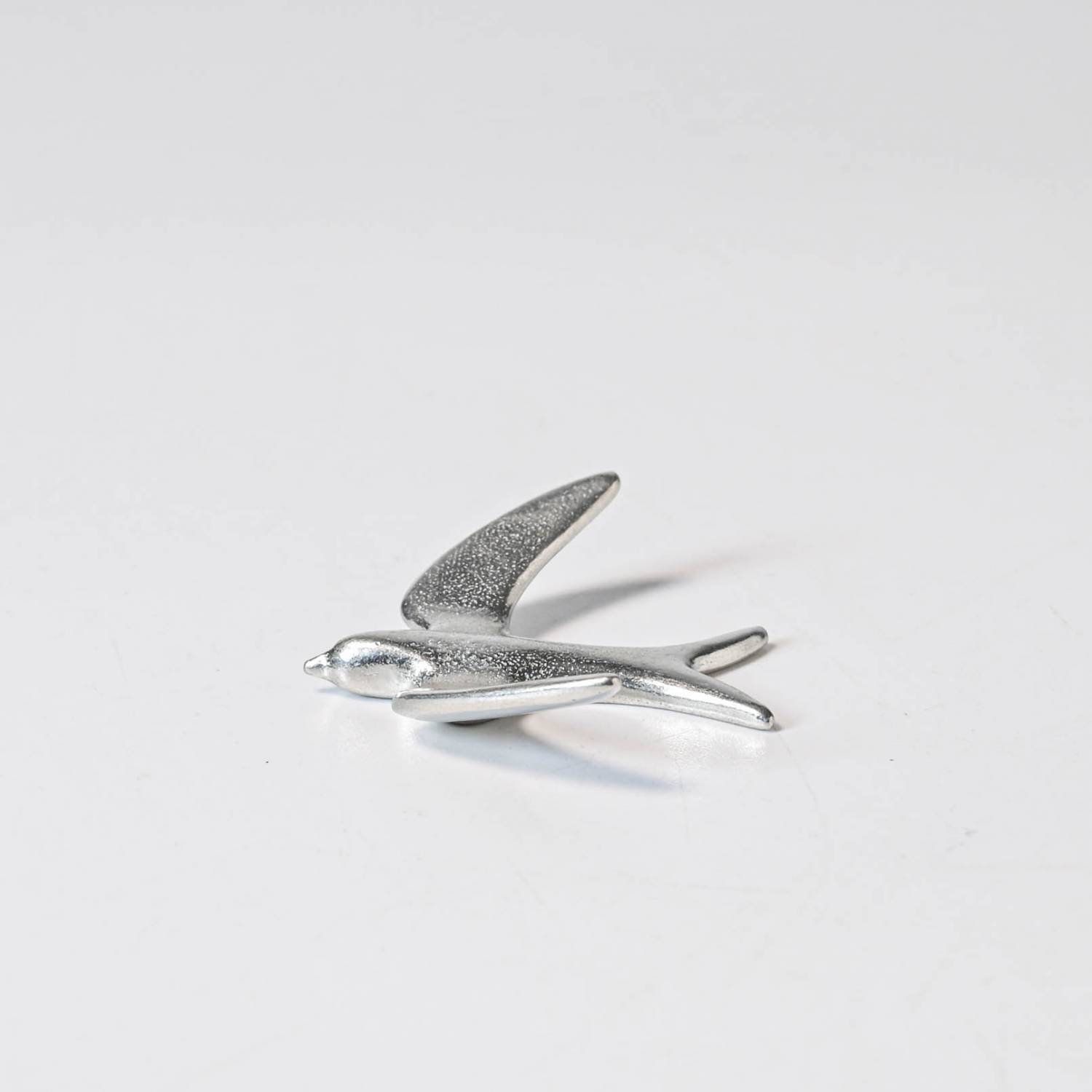 【現貨｜日本製】燕三條 Bird Things 燕子造型金屬筷架｜質感銀