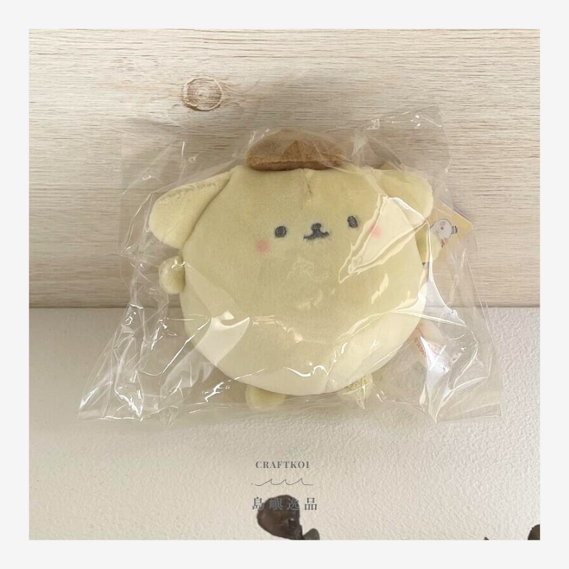 【現貨】三麗鷗 x Mochi Panda 麻糬熊貓 聯名絨毛吊飾 - 豆豆眼布丁狗