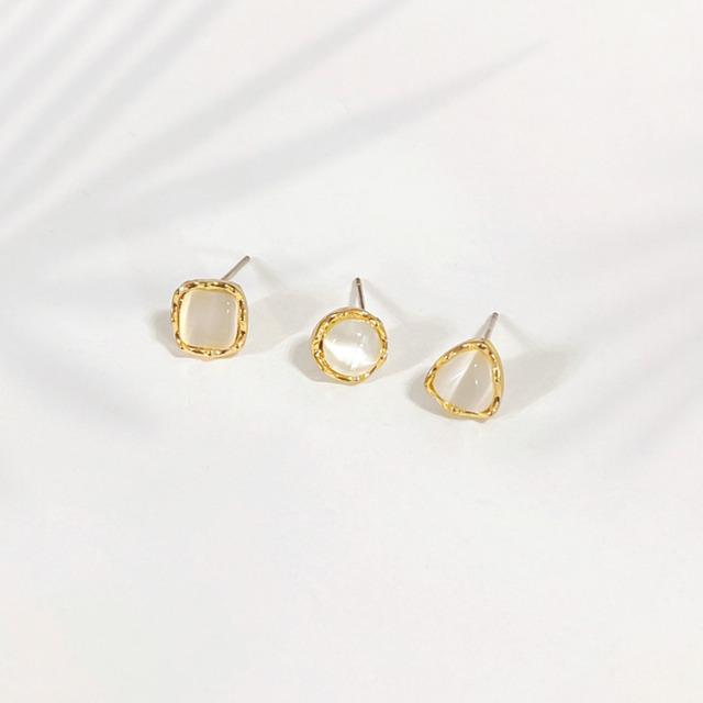 Simple｜貓眼石簡約耳針