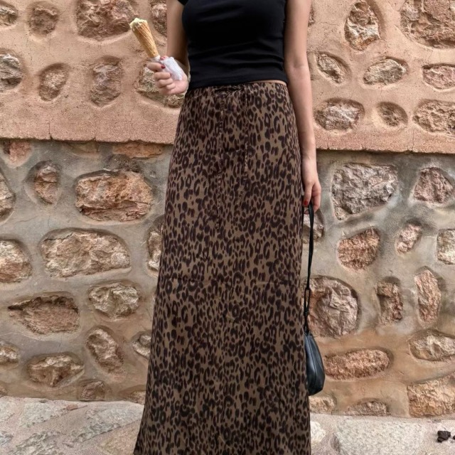 韓國女裝-絲滑光澤感內斂豹紋修身長裙