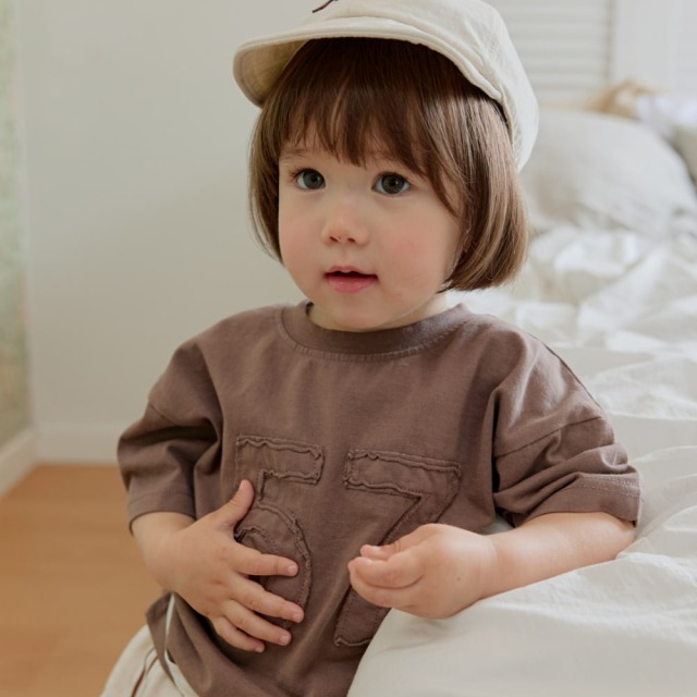 [70-115cm] 經典數字57貼布刺繡短袖T恤 #Horologium時鐘座