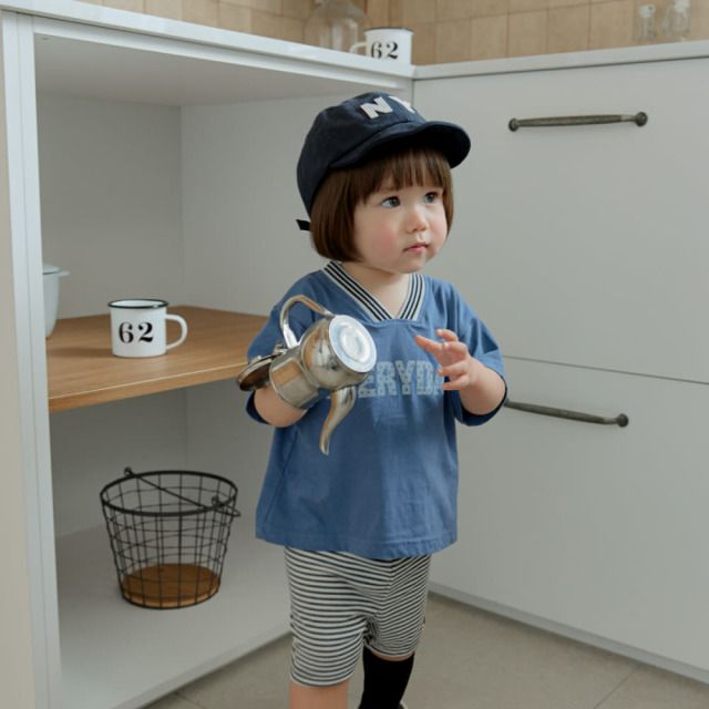 [70-115cm] 美式學院風條紋V領短袖T恤 #Horologium時鐘座