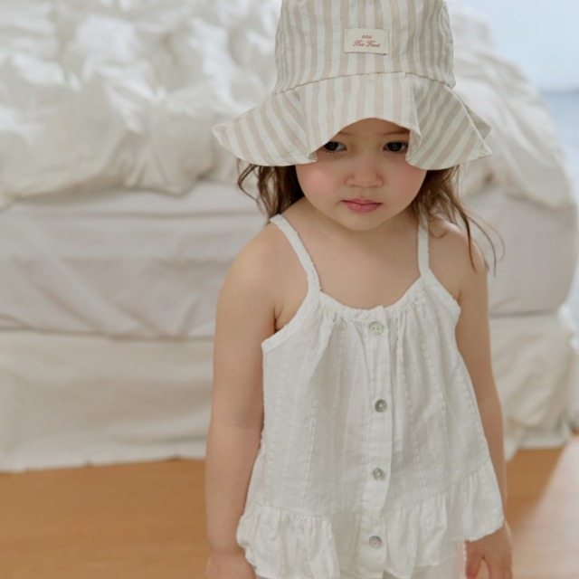 [70-115cm] 浪漫荷葉下擺刺繡排扣細肩帶背心 #Horologium時鐘座