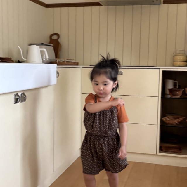 [75-125cm] 溫柔小碎花波浪邊彈性短褲 #Monoceros獨角獸座