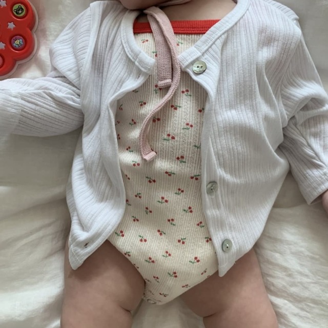 [bebe] 溫柔色系微透感坑條排扣長袖小外套 #Delphinus海豚座