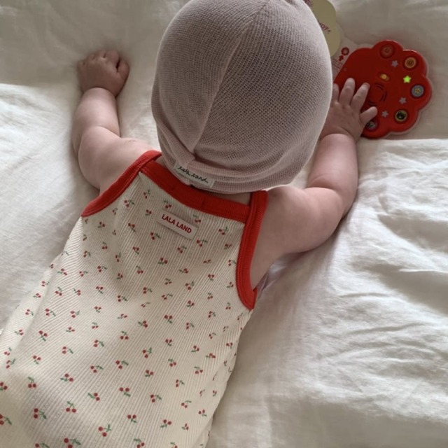 [bebe] 撞色滾邊俏皮櫻桃坑條細肩帶包屁衣 #Delphinus海豚座