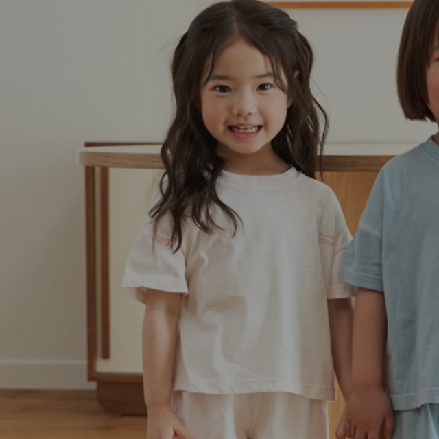 [75-120cm] 質感手寫品牌Logo刺繡短袖T恤 #Delphinus海豚座