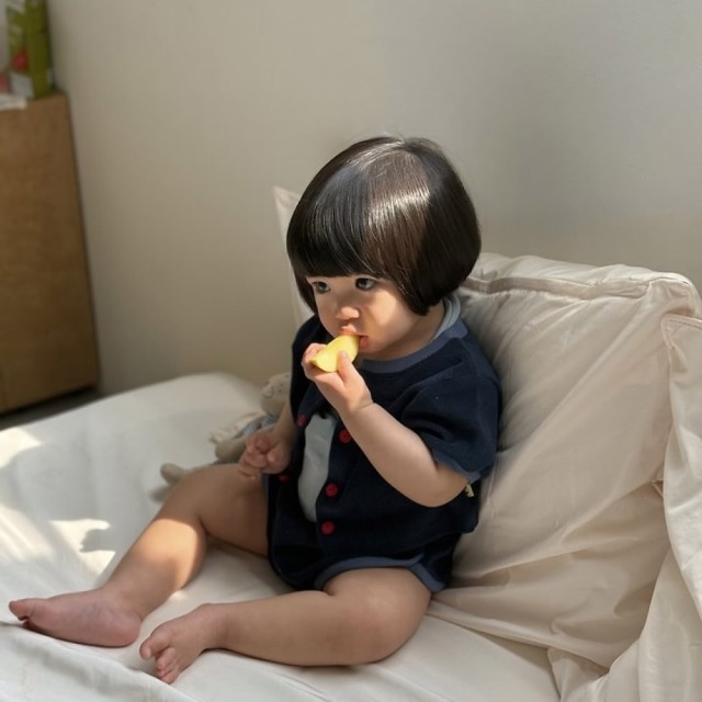 [70-107cm] 手繪小花排釦短袖上衣 #Apus天燕座