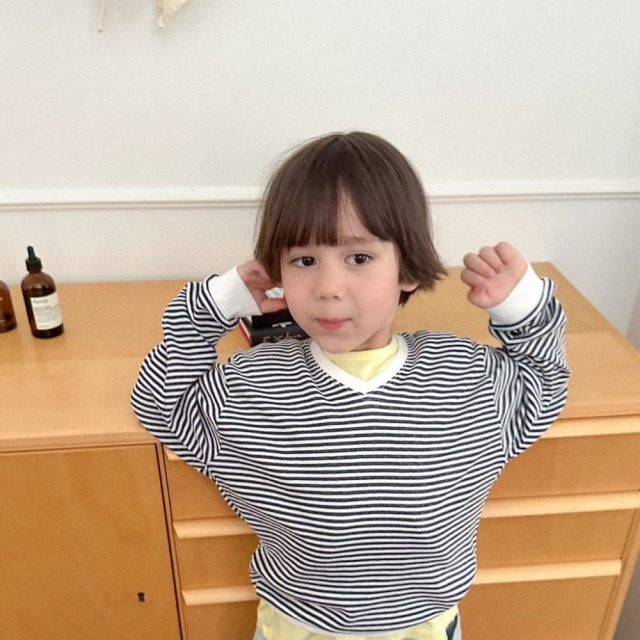 [85-130cm] 復古條紋撞色V領長袖T恤 #Taurus金牛座