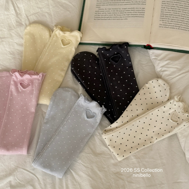 [80-130cm] 甜美鏤空愛心點點長襪 #Cygnus天鵝座