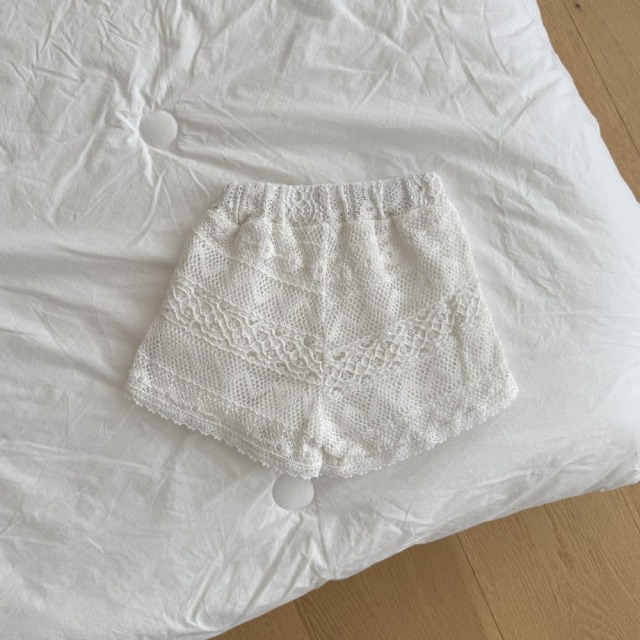 [80-130cm] 浪漫花邊縷空蕾絲短褲 #Cygnus天鵝座 (大童)