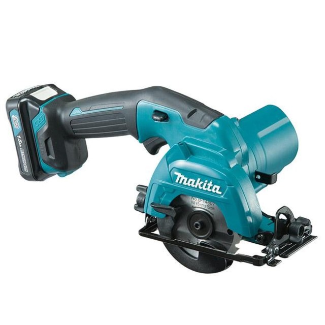 MAKITA 牧田 12V充電式圓鋸機 空機 產品規格表
工作能力	最大切割深度：0°時：25.5mm、45°時：16.5mm
回轉數rpm	1,500
鋸片直徑	85mm
鋸片內徑(mm)	15mm
尺寸(長x寬x高)	313x170x155mm
重量	1.6kg HS301D