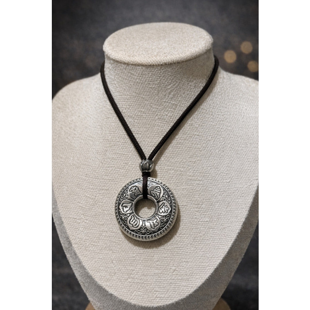 【豐銘嚴選】純銀 綁繩硫化六字箴言心經平安扣墜