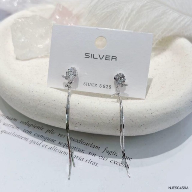 【豐銘嚴選】純銀 幸運草蝴蝶流蘇耳針