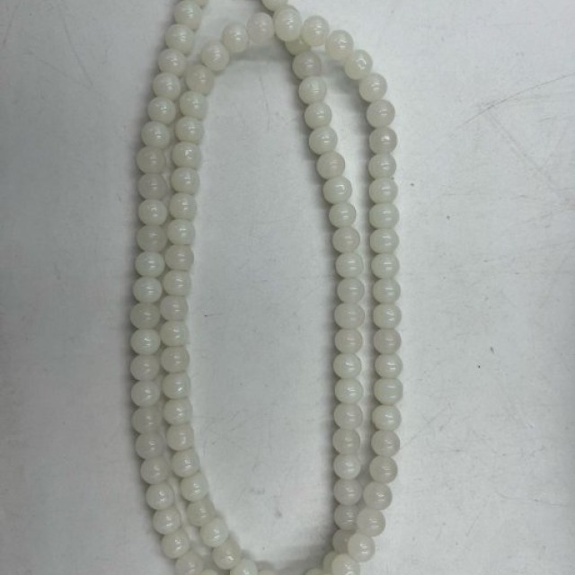 老大爺老貨白玉珠串 整串賣 可綁成手錬好多條 可做飾品的穿搭藝術 可當配珠讓飾品極富層次 整串便宜賣數量有限售完為止