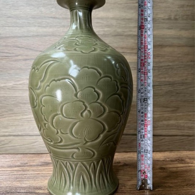 【精美高仿工藝品】仿北宋耀州窯 青瓷刻花牡丹紋帶蓋瓶 / 復古中式花器 / 茶室禪意擺件