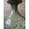 【精美高仿工藝品】仿北宋耀州窯 青瓷刻花牡丹紋帶蓋瓶 / 復古中式花器 / 茶室禪意擺件-9