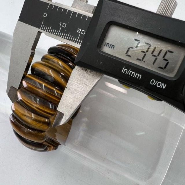 老大爺老貨時空膠囊金虎眼石板珠長2.3公分闆諸頭家最愛金架創高峰 色美質佳 照片為樣品 出貨會嚴格把關 數量有限售完為止