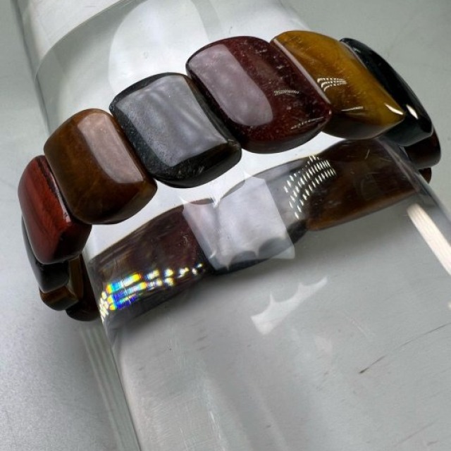 老大爺老貨三色虎眼石斜槓大神板珠手錬闆諸頭家最愛色美質佳長1.4公分 照片為樣品 出貨嚴格把關 數量有限售完為止