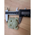 【戰神守護】仿古地方玉 蚩尤獸面珮 50mm｜太陽神圖騰 辟邪化煞 手把件 吊墜 遠古風文玩 (現貨實拍)-3