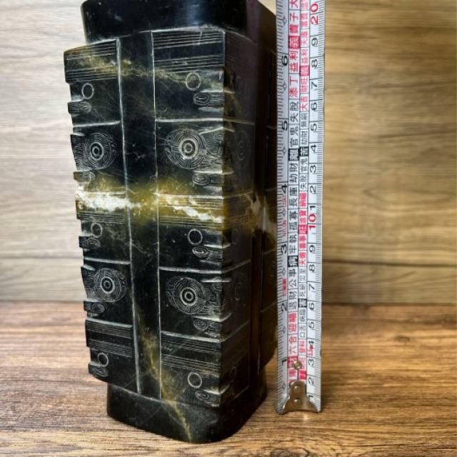 【古玩雅藏】大尺寸 仿古墨玉/黑青玉 玉琮擺件 (約17.5cm) 良渚文化 獸面紋 內圓外方 天圓地方風水鎮宅附天然石紋