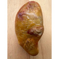 【文玩雅藏】天然巧色 薄意雕 松下老人/壽星 手把件 (約7.5cm) | 壽山石類 帶皮巧雕 原石皮殼 附底座 錦盒-10