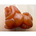 【文玩雅藏】天然蜜糖色 招財貔貅/瑞獸 手把件(約7.1cm) | 壽山石類 溫潤凍感 鎮宅辟邪 風水擺件 茶寵 附錦盒-10