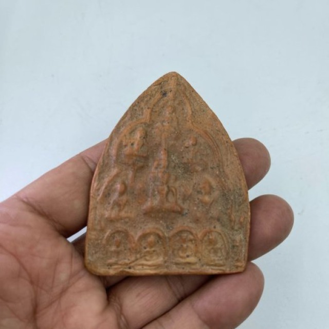 泰國寺廟請供古味正濃泰國古佛牌十方佛大佛牌附原廟盒無殻裸牌品項佳可配戴亦可做供尊上供店長推薦泰國老佛牌匯聚十方諸天好運來