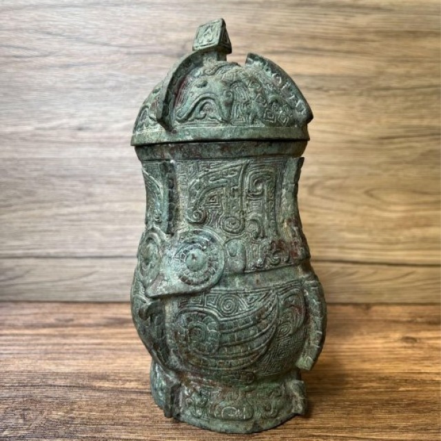 【古韻猶存】商周風格 仿古青銅器 瑞鳥提梁盉（酒器）| 饕餮紋 鳳鳥紋 居家復古擺件 鎮宅招財裝飾 (無鑑定書)