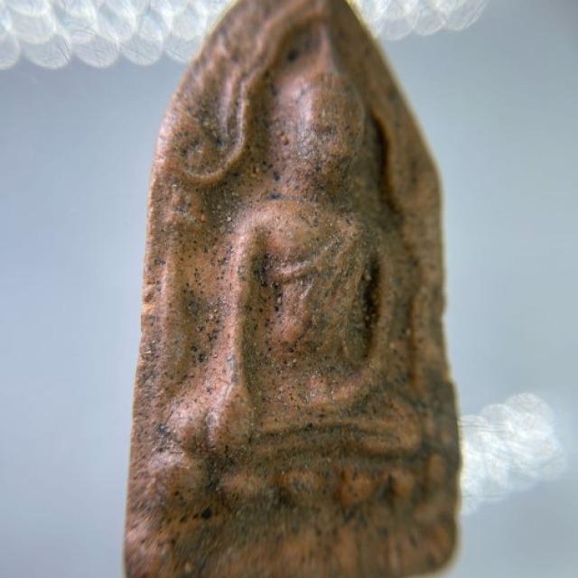 古佛牌坤平佛牌PHRA KHUN PAEN坤平神牌禪定像實物非樣品找合緣好牌右側邊微傷但不影響整體的外觀一生好牌