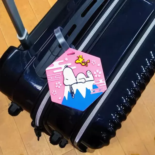 𓂃.◌𓈒𖡼｜JP#史努比#富士山#粉：行李箱/旅行箱/行旅箱，吊牌卡(約H10.5×W9×D0.5cm)。