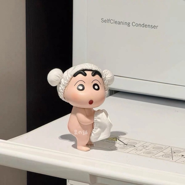 裸體小新公仔
