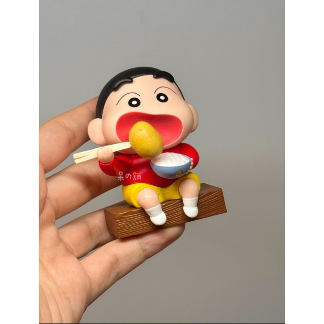 吃馬鈴薯小新公仔