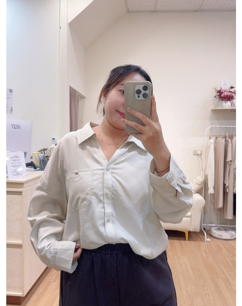 小金標v領襯衫