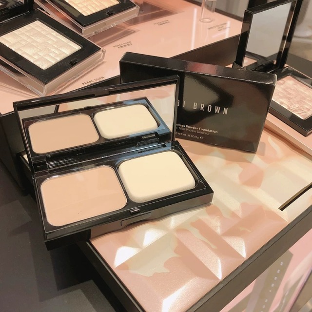 【Bobbi Brown 芭比波朗】羽潤親膚粉餅11g 保濕粉餅 零粉感 粉餅 （一蕊一粉盒）