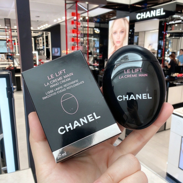 【CHANEL 香奈兒】LE LIFT 3.5-DA 彈力緊緻玉手霜 50ml｜黑蛋抗老護手霜 蛋型隨身玉手霜